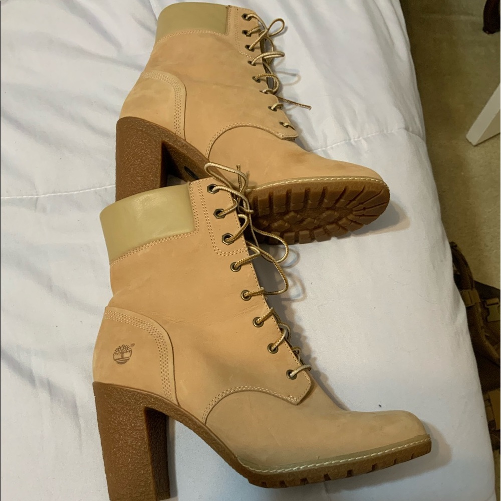 Women’s Timberlands boots